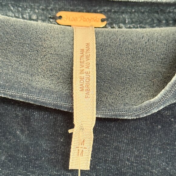 NWT Free People Women's Velvet Knit Claudia Puff Short Sleeve Tee Navy Medium - Picture 4 of 4